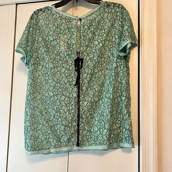 Ann Taylor LOFT Green & Black Lace Blouse with Back Zipper - Medium - Picture 3 of 7